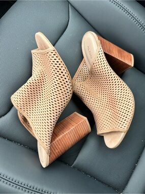Aldo Women’s Open-Toe Perforated Mule - Tan